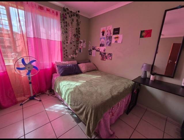 3 BEDROOM TOWNHOUSE FOR SALE IN VANDERBIJLPARK CE 2